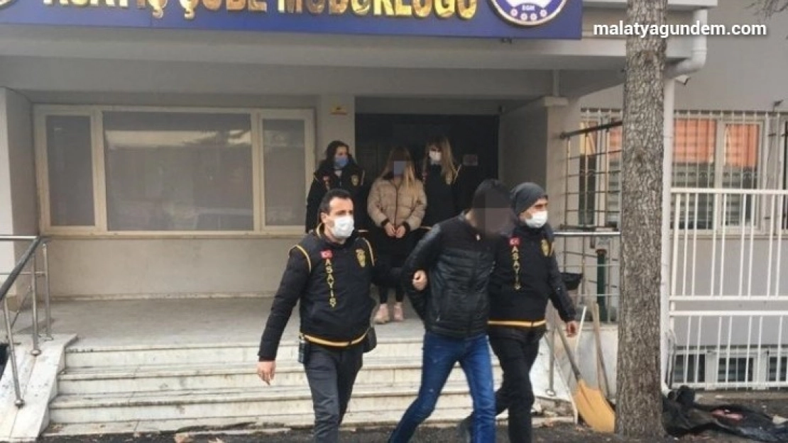 Torbacı operasyonunda 3 tutuklama