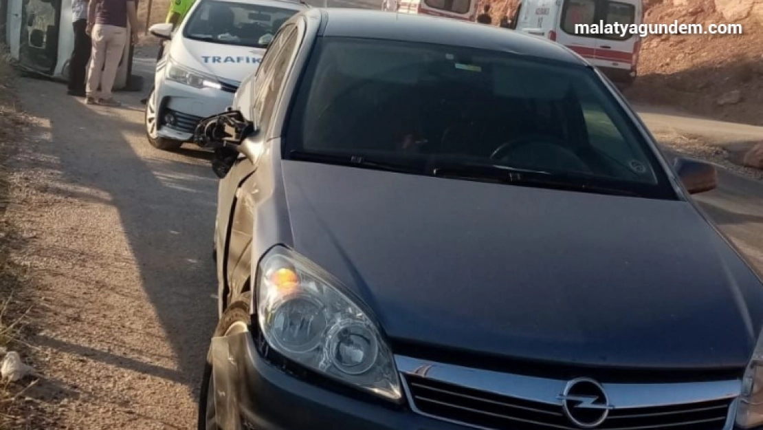 Trafik kazasında 3 kişi yaralandı