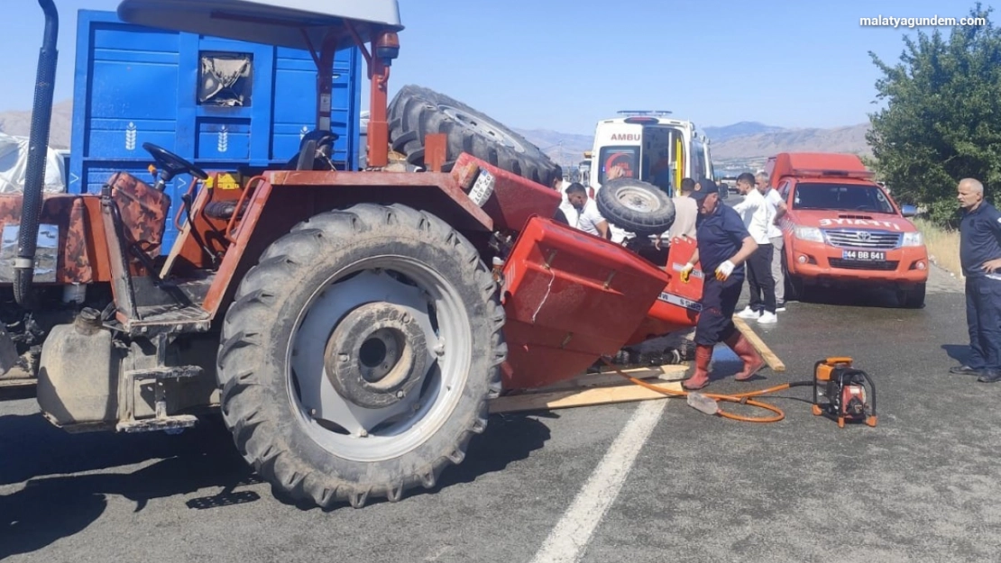 Malatya'da traktör tırla çarpıştı: 1 ölü