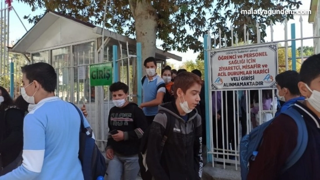 Yüz yüze eğitim tedbirlerle başladı
