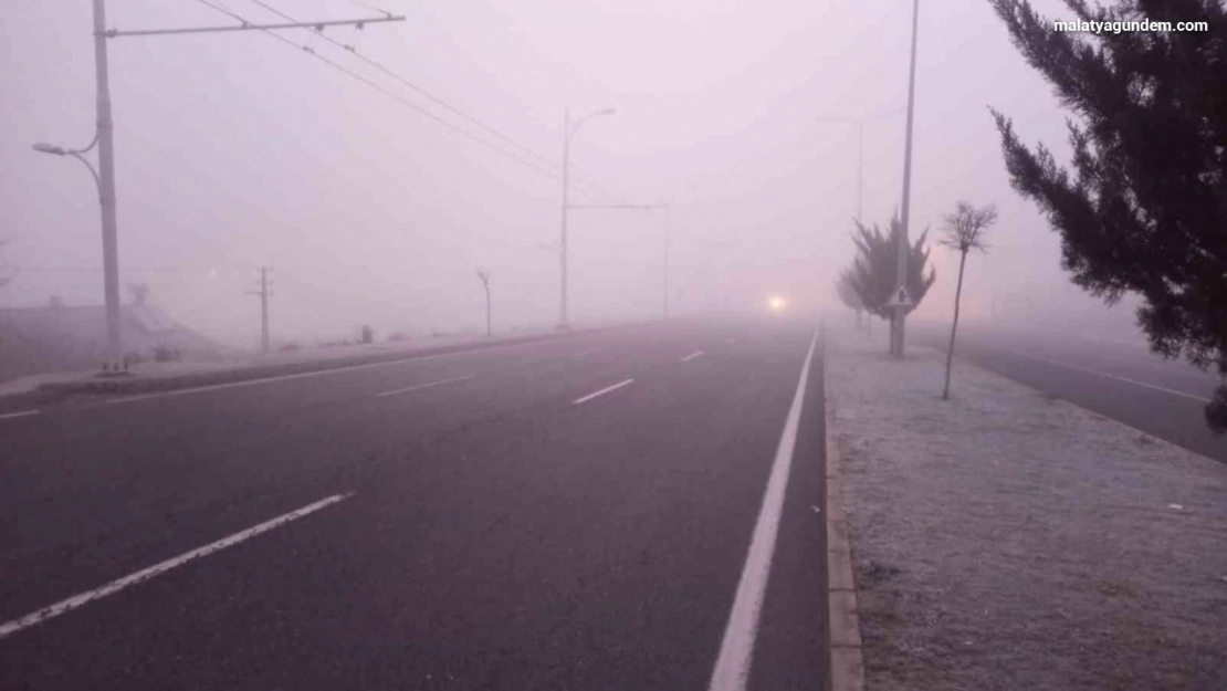 Malatya-Elazığ karayolunda sis etkili oldu