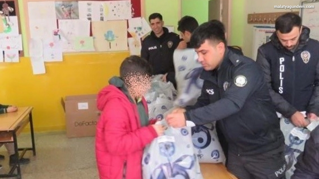 Malatya polisinde öğrencilere anlamlı yardım