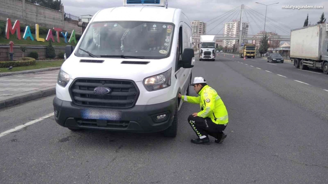 Malatya polisinden kış lastiği uyarısı