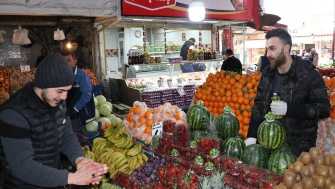 Malatya Sebze Pazarı korona virüs önlemlerini aldı
