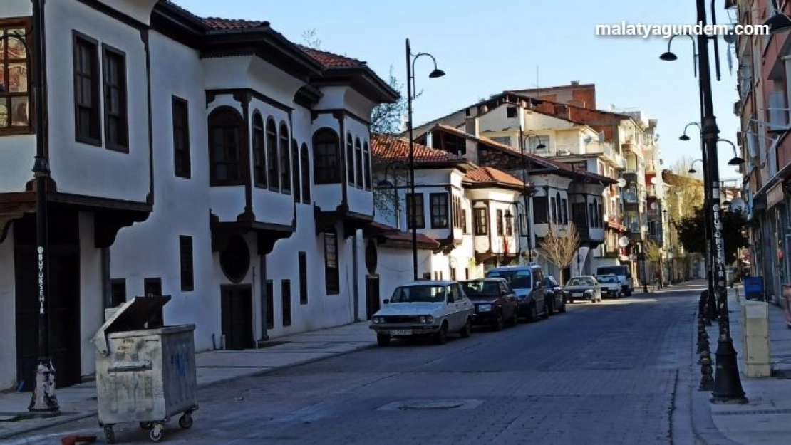 Malatya sokakları boş kaldı