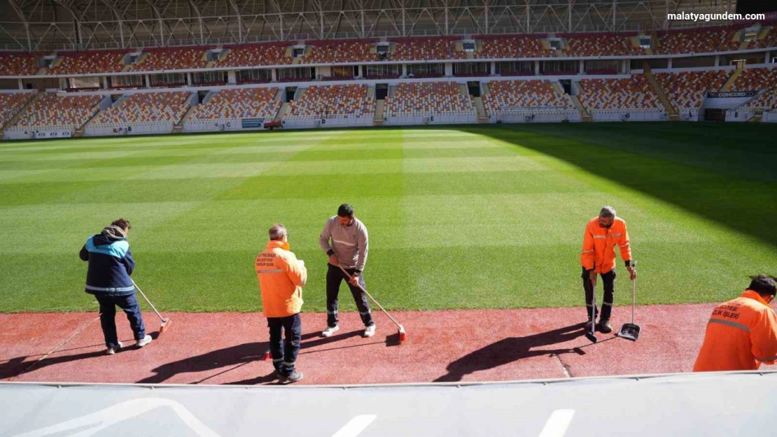 Malatya Stadyumu yeniden futbola hazırlanıyor