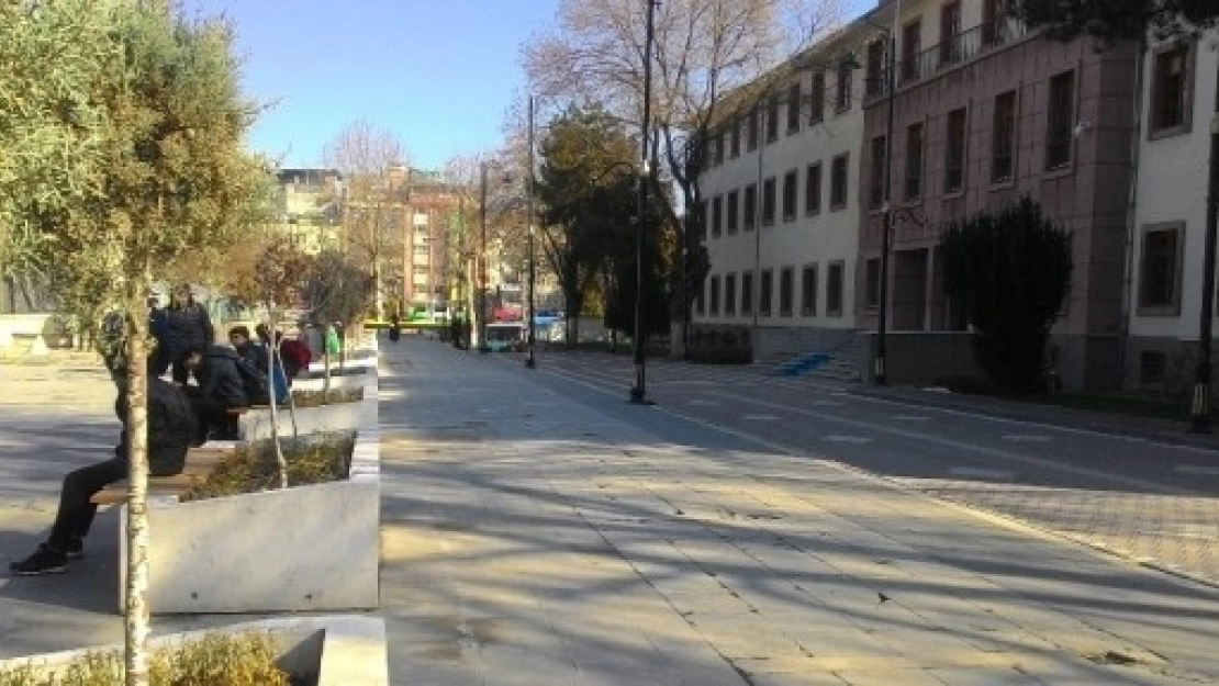 Valilik Önü Yaya Trafiğine Açıldı