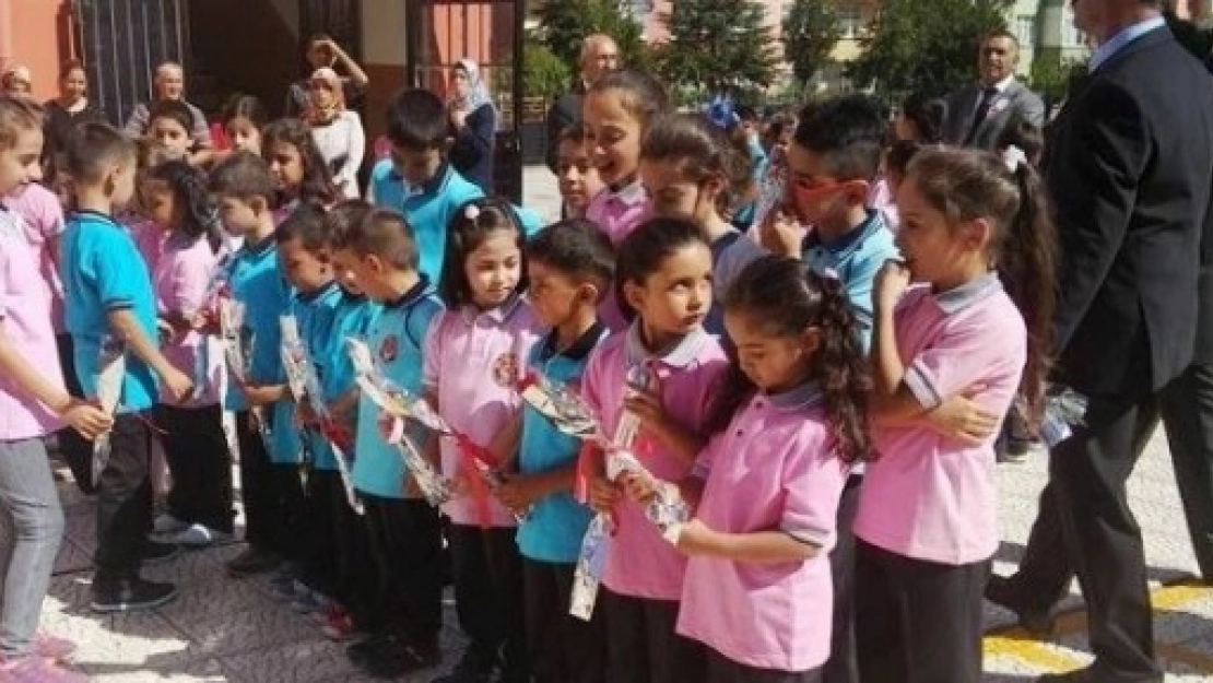 Malatya'da 170 Bin Öğrenci Ve 12 Bin 500 Öğretmen Ders Başı Yaptı