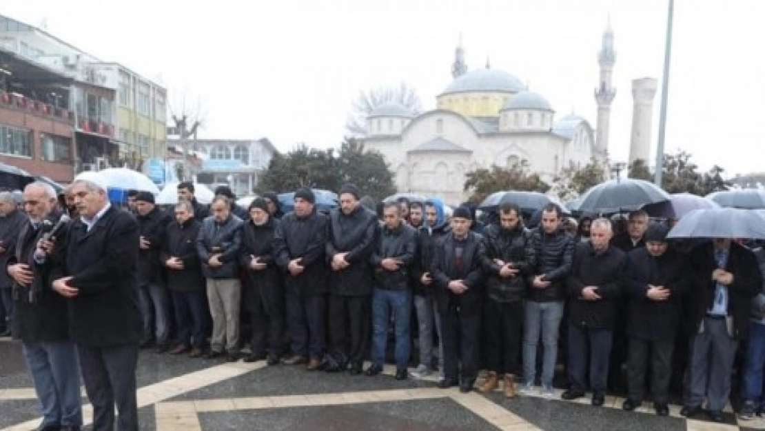 İdlib Şehitleri İçin Gıyabi Cenaze Namazı Kılındı