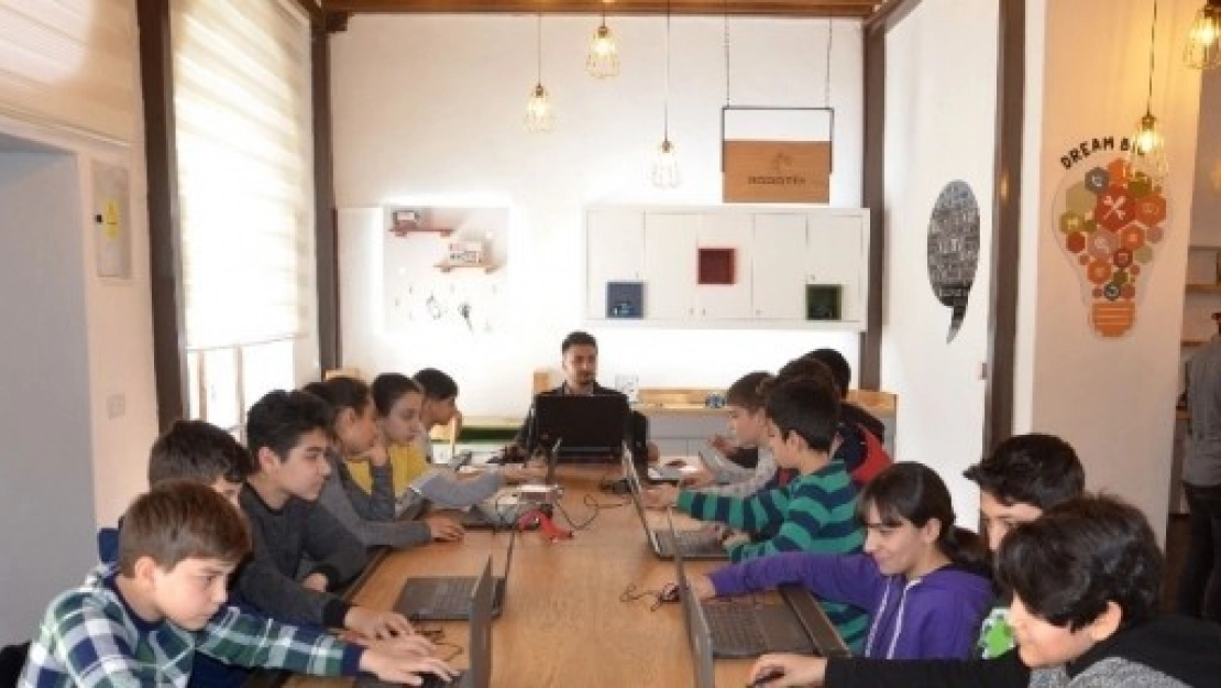Malatyalı Öğrenciler Geleceğe Hazırlanıyor