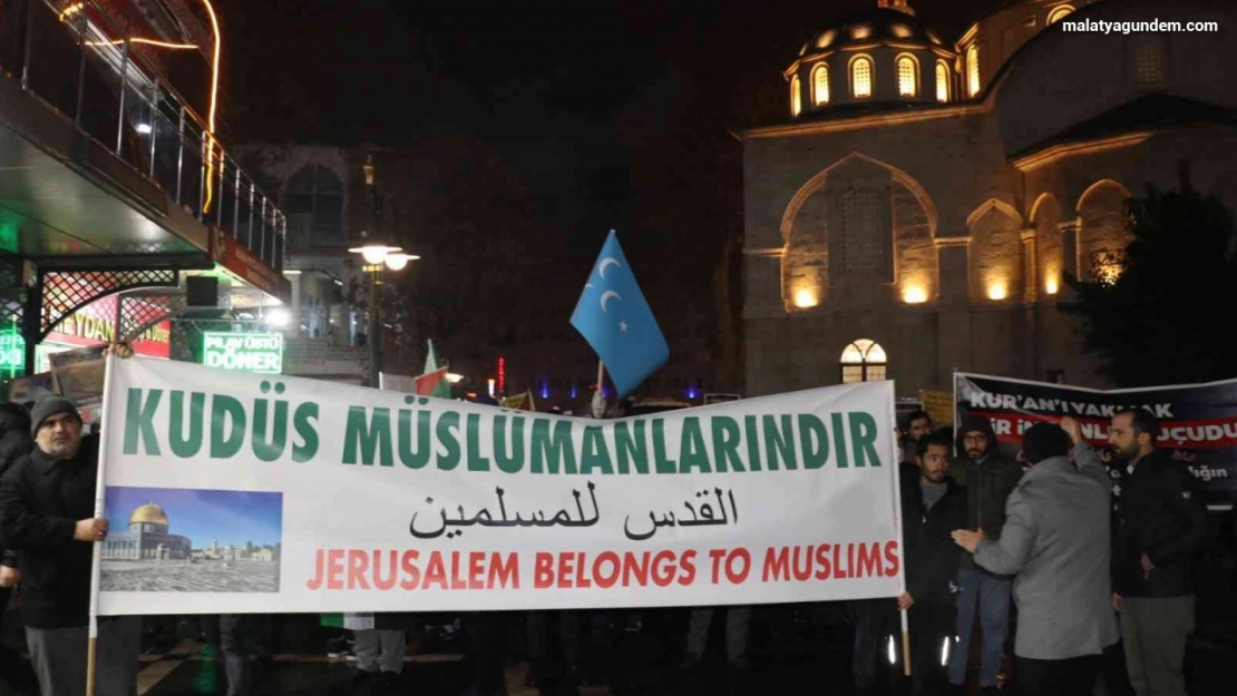 Malatyalılar Kur'an-ı Kerim yakılmasını protesto için yürüdü