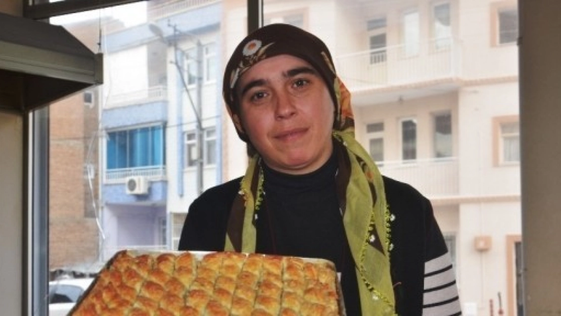 Kayısılı Baklava Antep'e Rakip