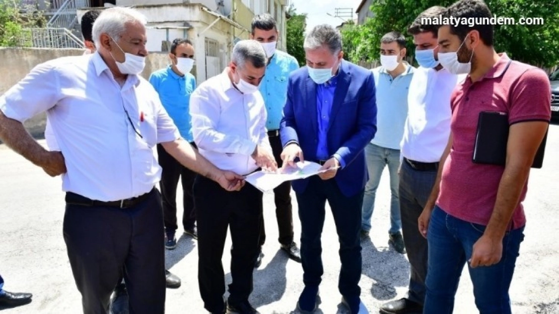 Melekbaba Mahallesi'ndeki yatırımları inceledi