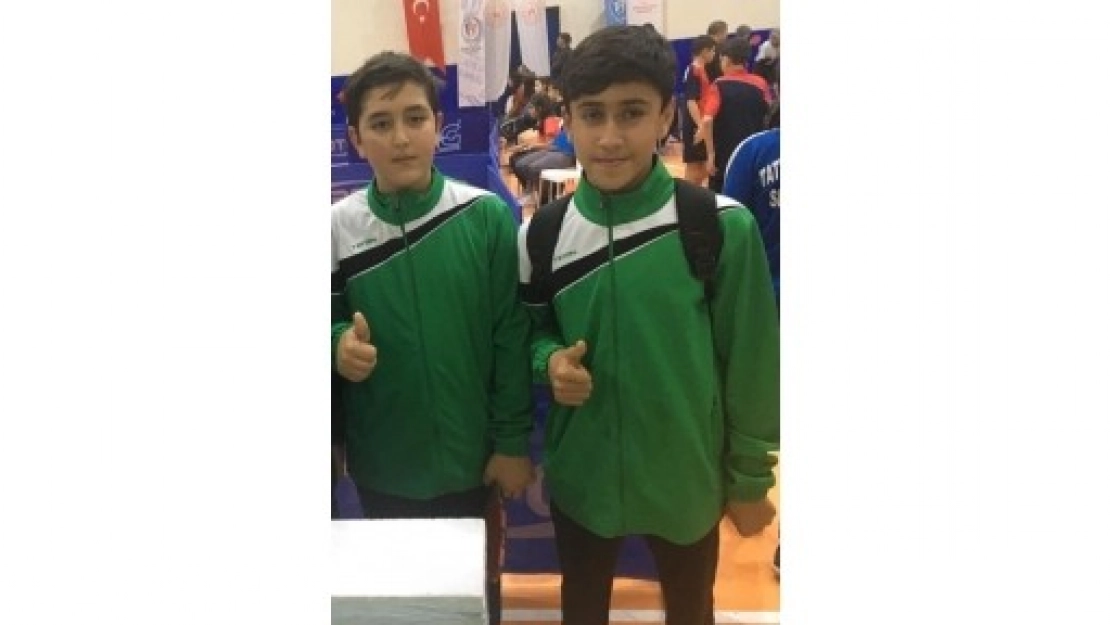 Mercan'lı öğrenciler teniste yarı finale çıktılar