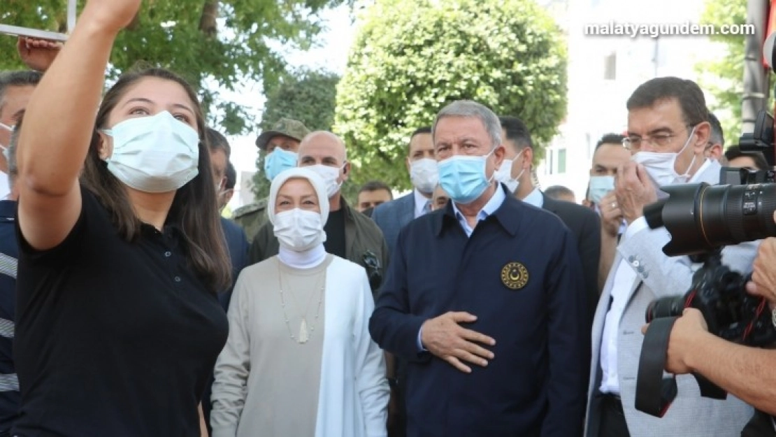 Milli Savunma Bakanı Akar'a Malatya'da sevgi seli