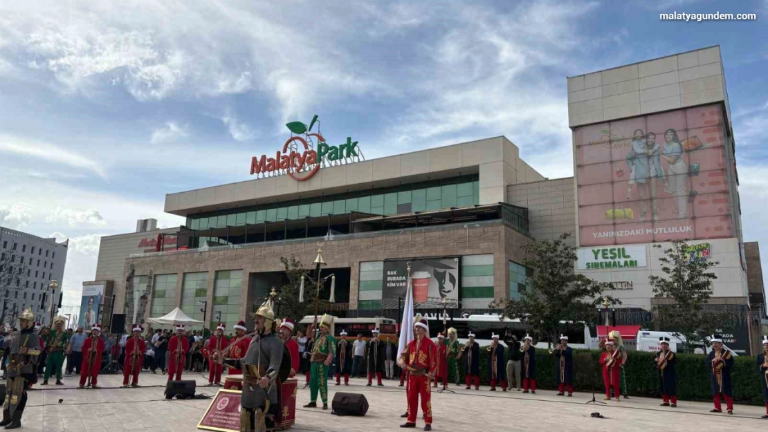Milli Savunma Bakanlığı Mehteran Birliği'nden Malatya'da coşkulu konser