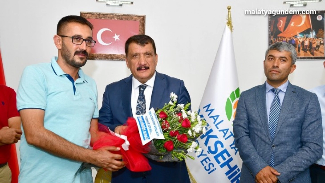 Minibüsçü ve servisçilerden Başkan Gürkan'a teşekkür ziyareti