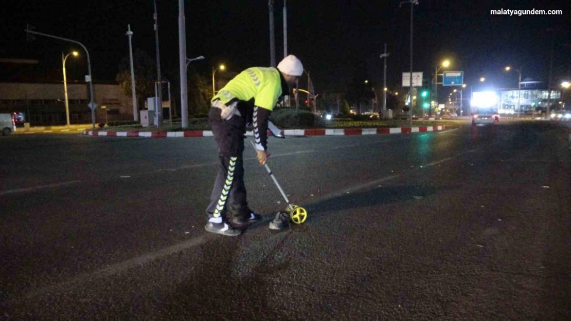 Minibüsün çarparak ölümüne neden olduğu gençten geriye ayakkabısı kaldı