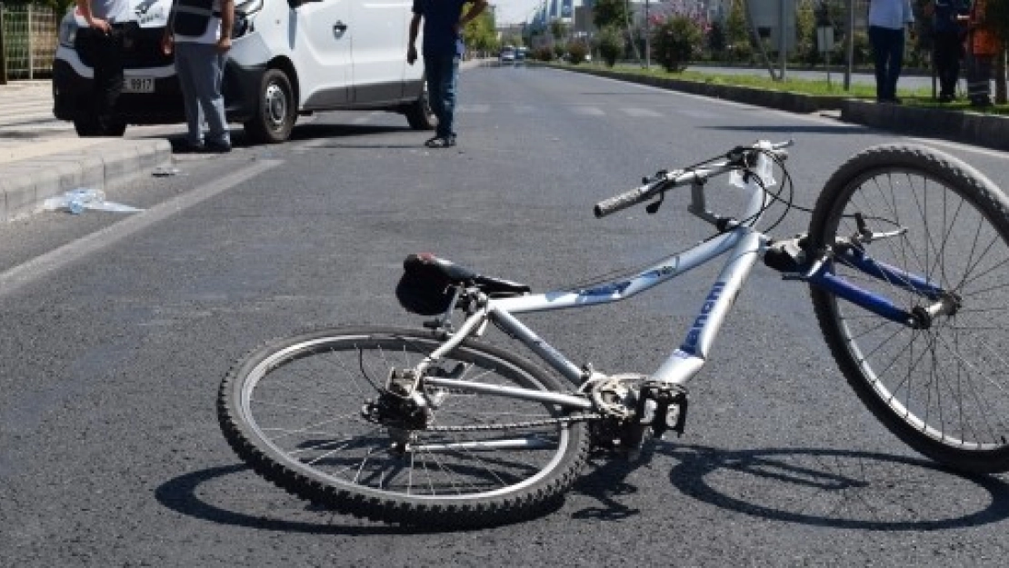 Minibüsün Çarptığı Çocuk Yaralandı