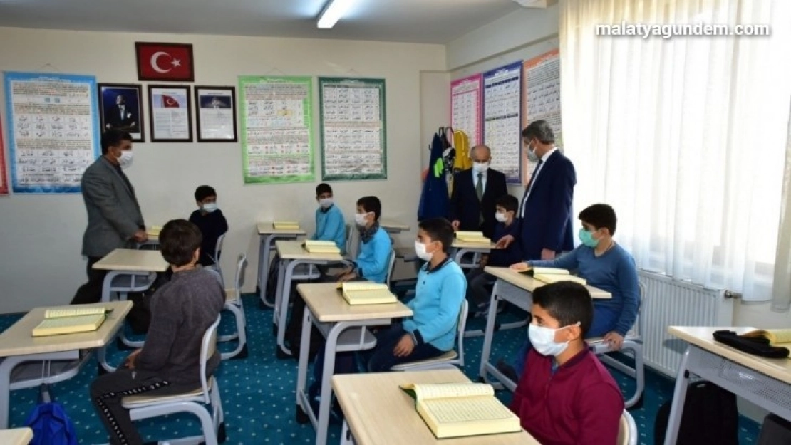 Miniklerden Kur'an kursuna ilgi