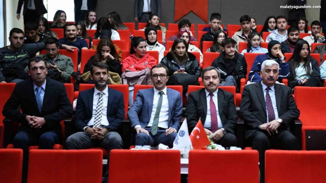 MTÜ'de Cumhuriyetin 101. yılı konferansı