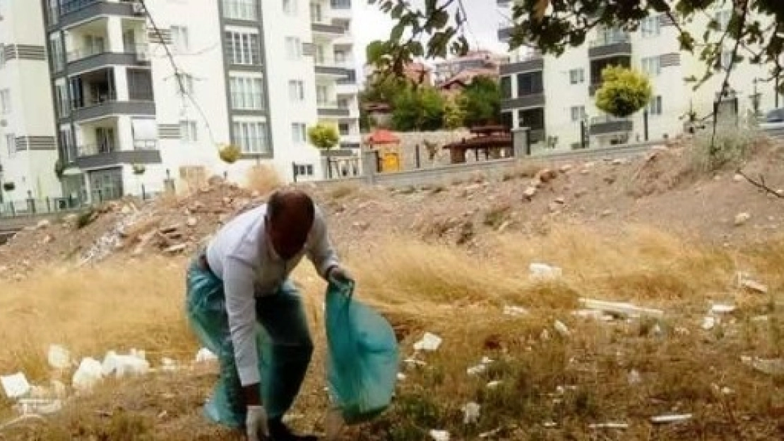 Muhtardan Çöp Poşetli Tepki