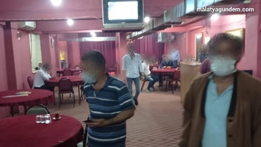 Mühürlenen iş yerinde kumar oynayanlara ceza