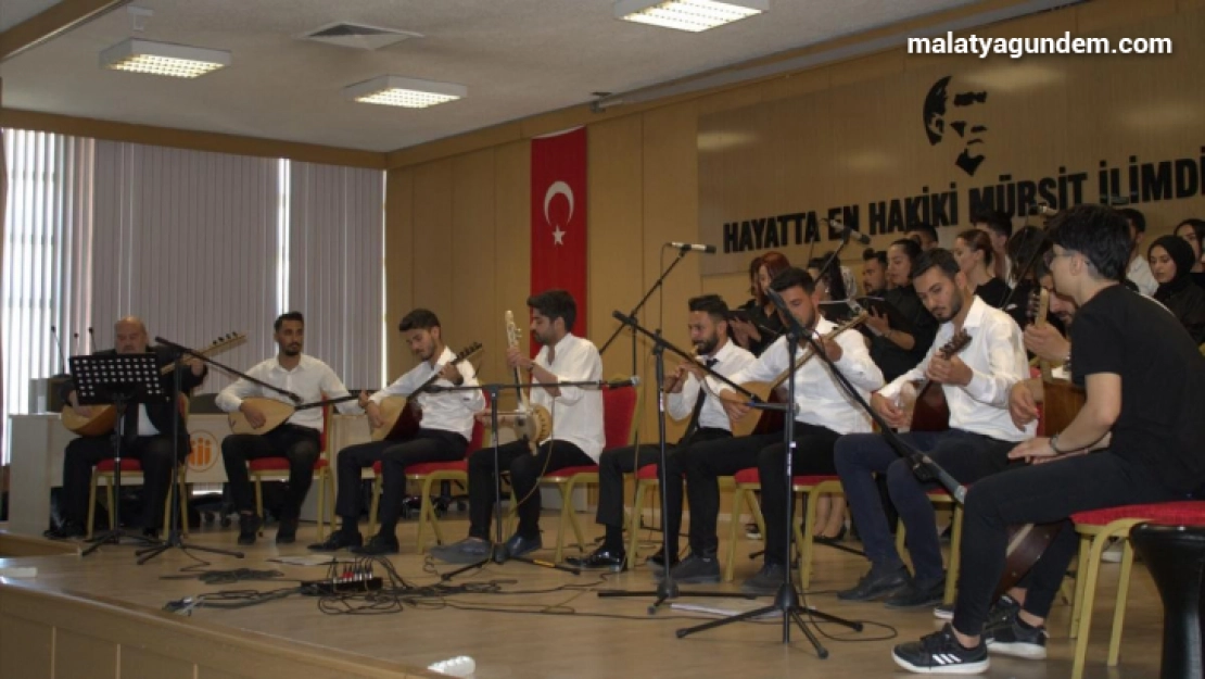 Neşet Ertaş türkülerinin söylendiği konsere ilgi