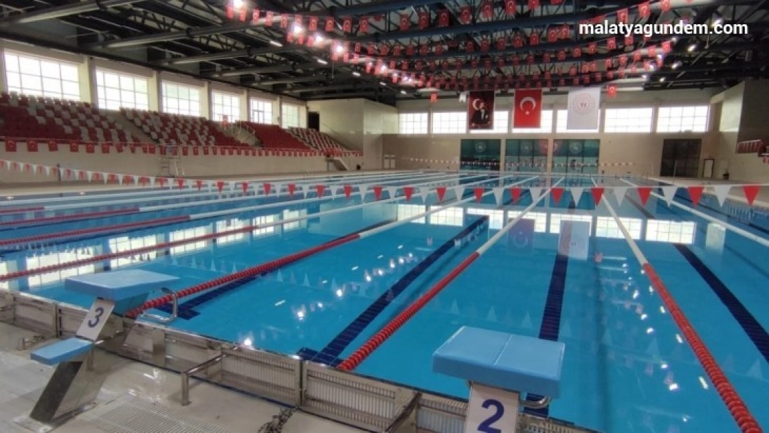 Olimpik kapalı yüzme havuzu hizmete girmek için gün sayıyor