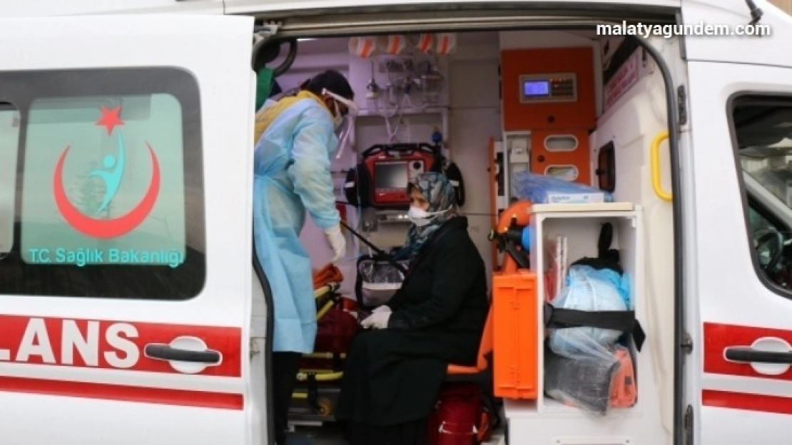 Otobüste kırmızı bileklik paniği