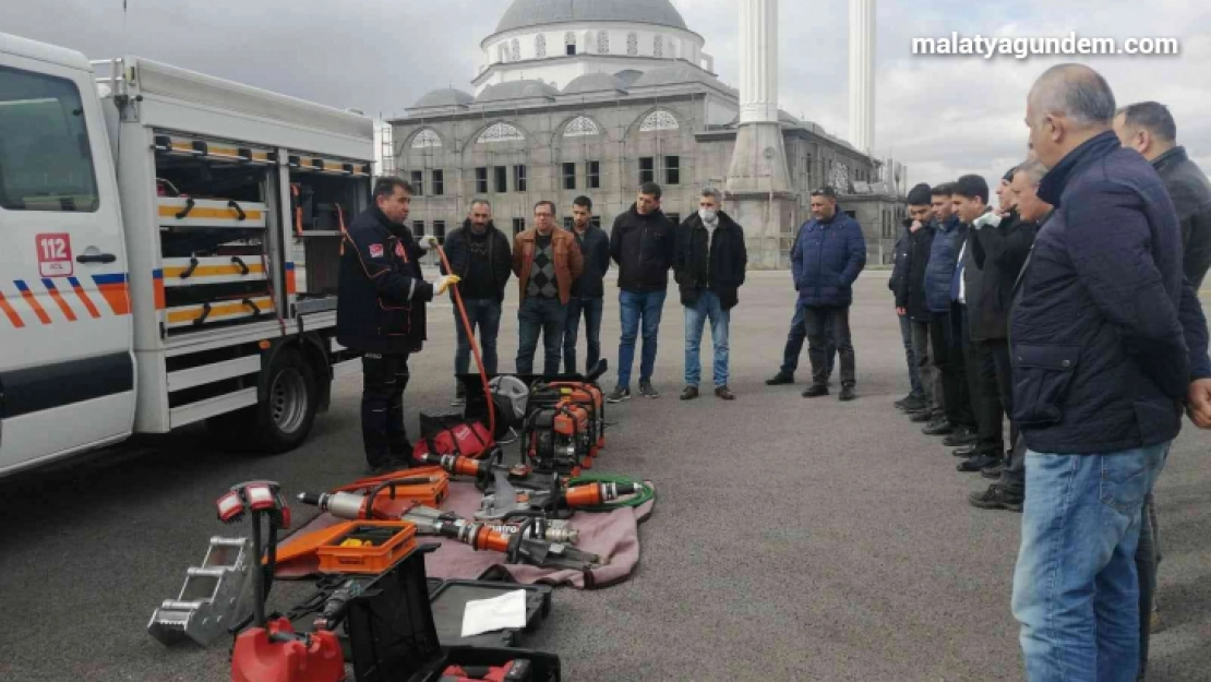 Polise arama kurtarma eğitimi