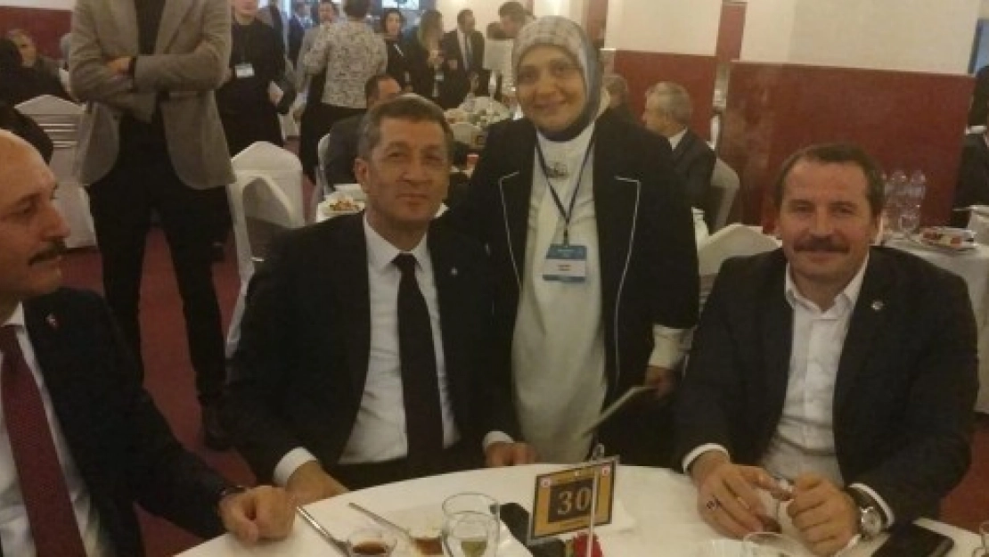 Projelerini Bakan Selçuk'a Sundu
