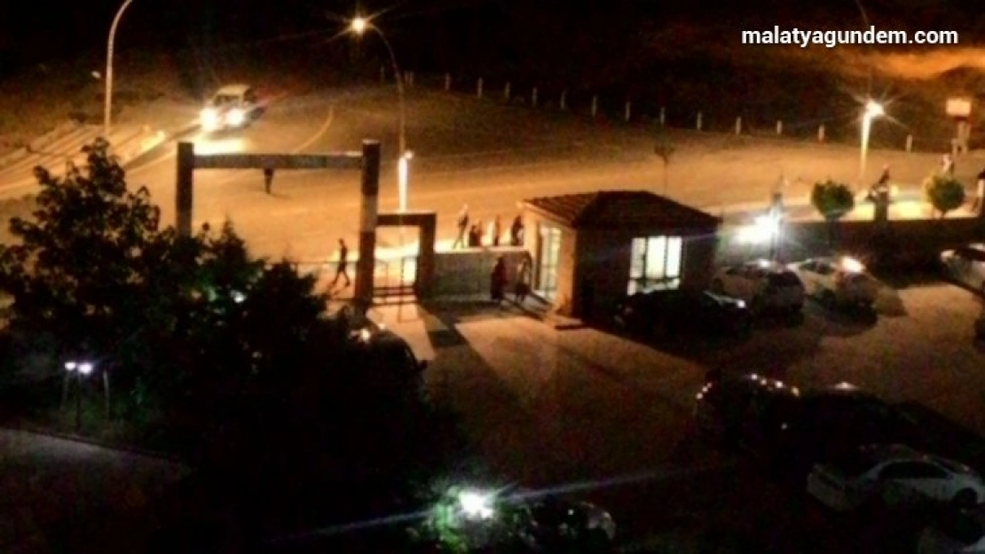 Depremde Malatya'da halk sokağa çıktı