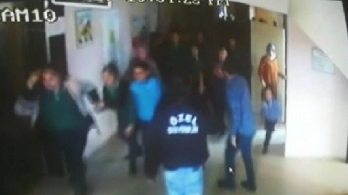 Pütürge'de Deprem Paniği Kamerada