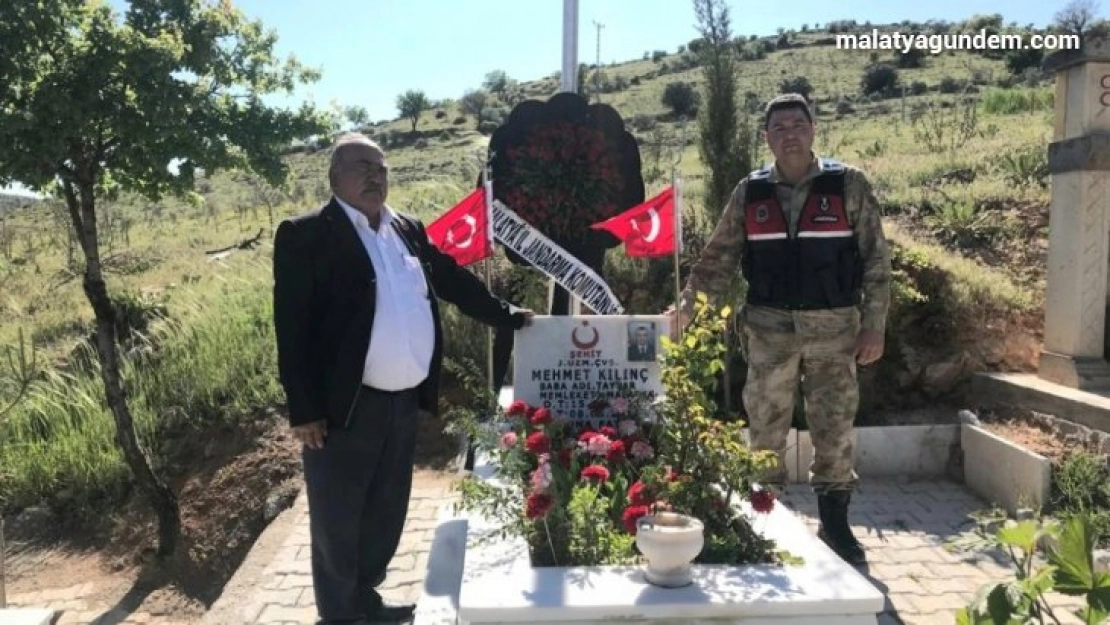Şehit mezarlarına jandarma eli değdi