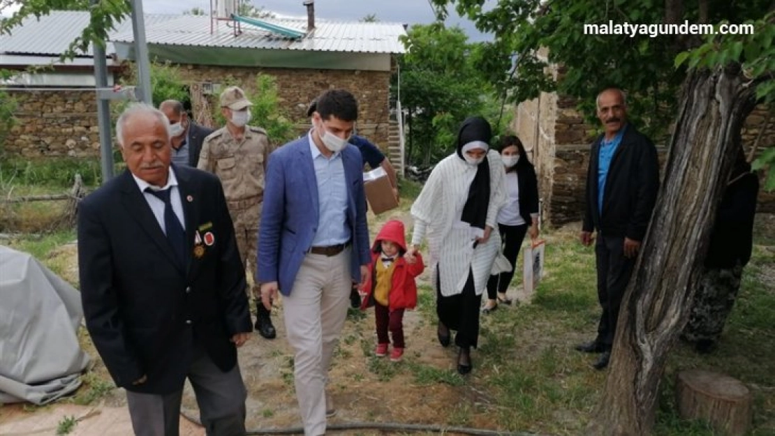 Şehit yakınları ve gazilere bayram ziyareti