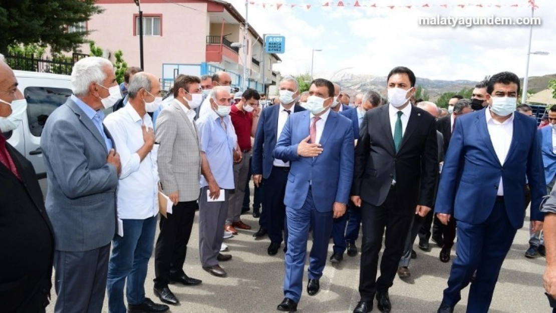 Selahattin Gürkan, muhtarlarla bir araya geldi