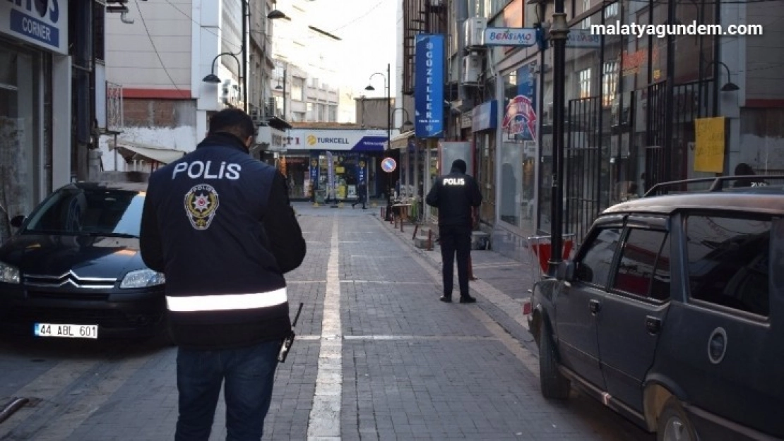 Seyir halindeki otomobilden ateş açıldı: 1 yaralı