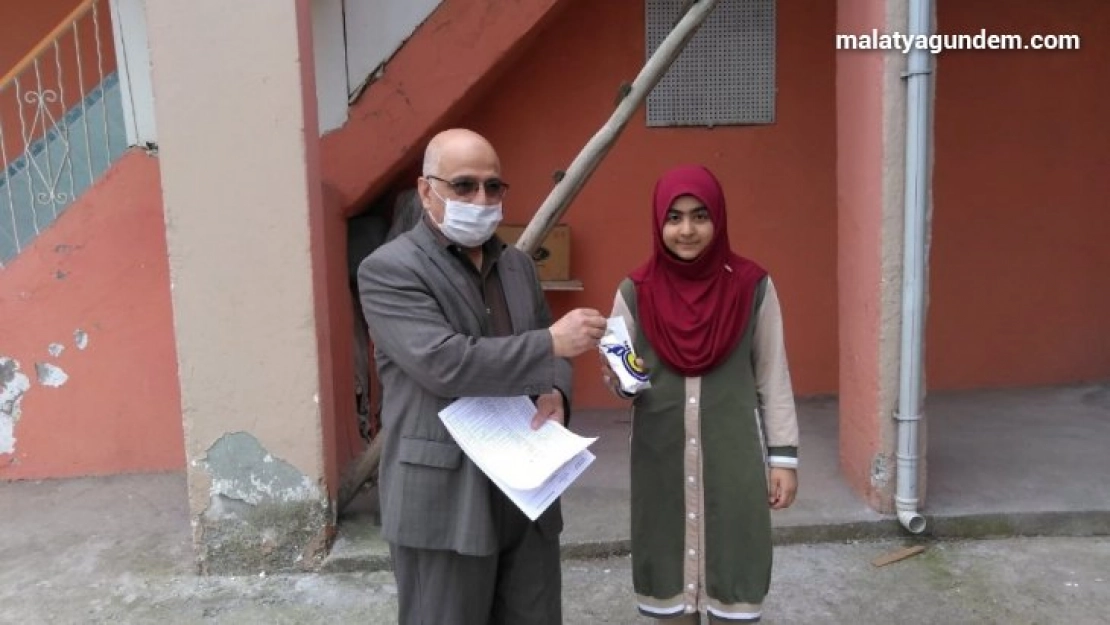 Siyer yarışmasında dereceye girenlere ödülleri verildi