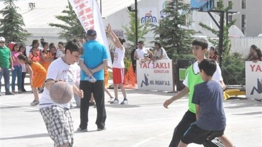 Sokak Basketbolu Müsabakaları Devam Ediyor