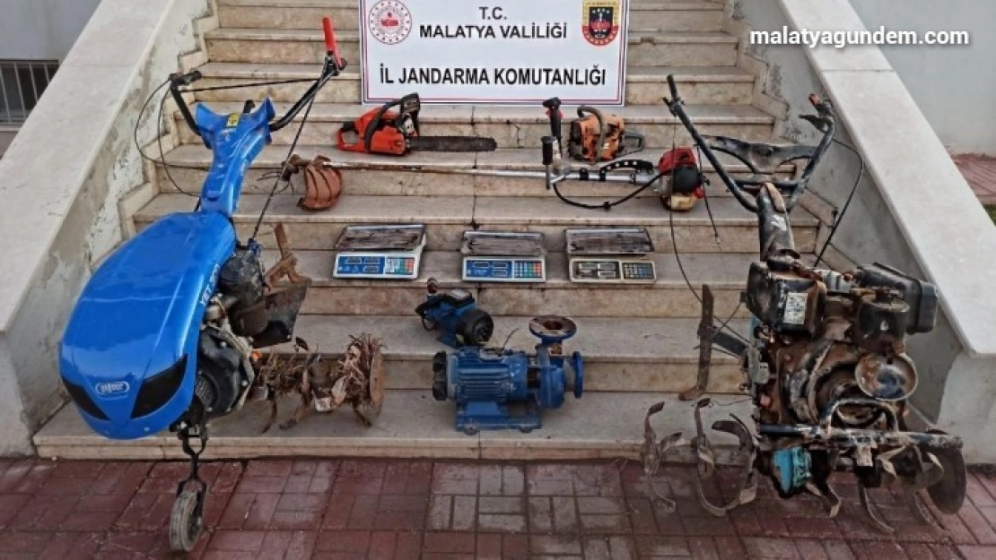Tarım makinaları hırsızları yakayı ele verdi