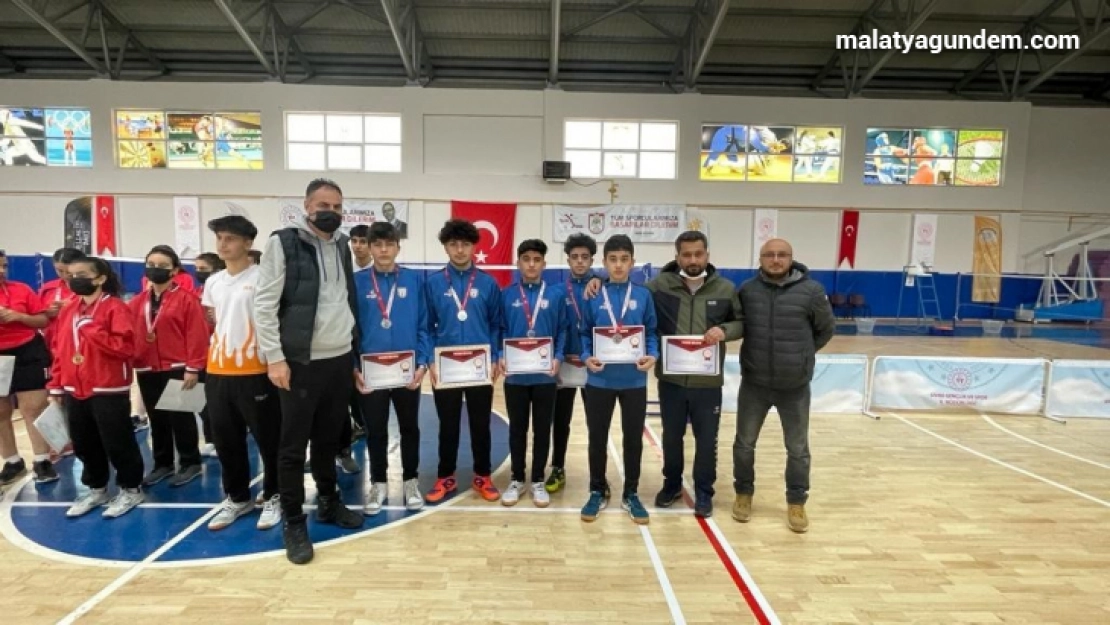 Teknik lise öğrencileri adını Türkiye yarı finaline yazdırdı