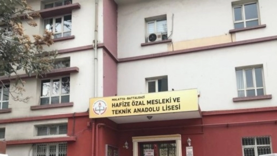 Tescilli Okulun Yanındaki Bina Yıkılacak