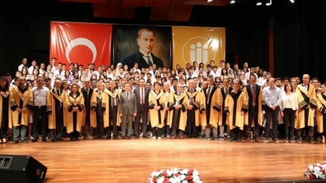 Tıp Fakültesinde Beyaz Önlük Heyecanı