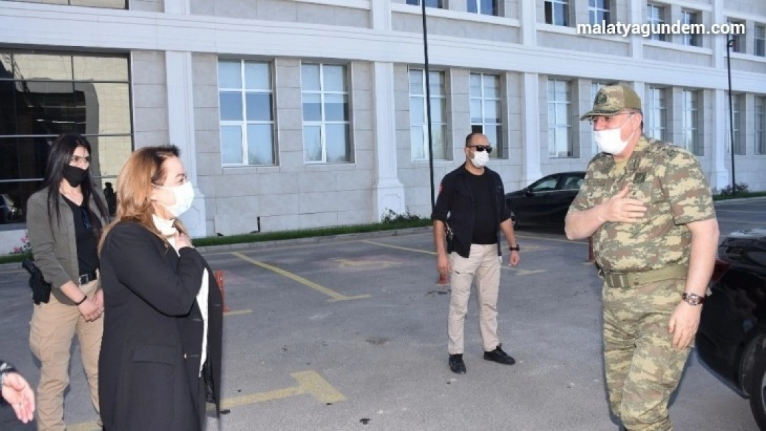 Tümgeneral Arslan'dan Rektör Karabulut'a ziyaret