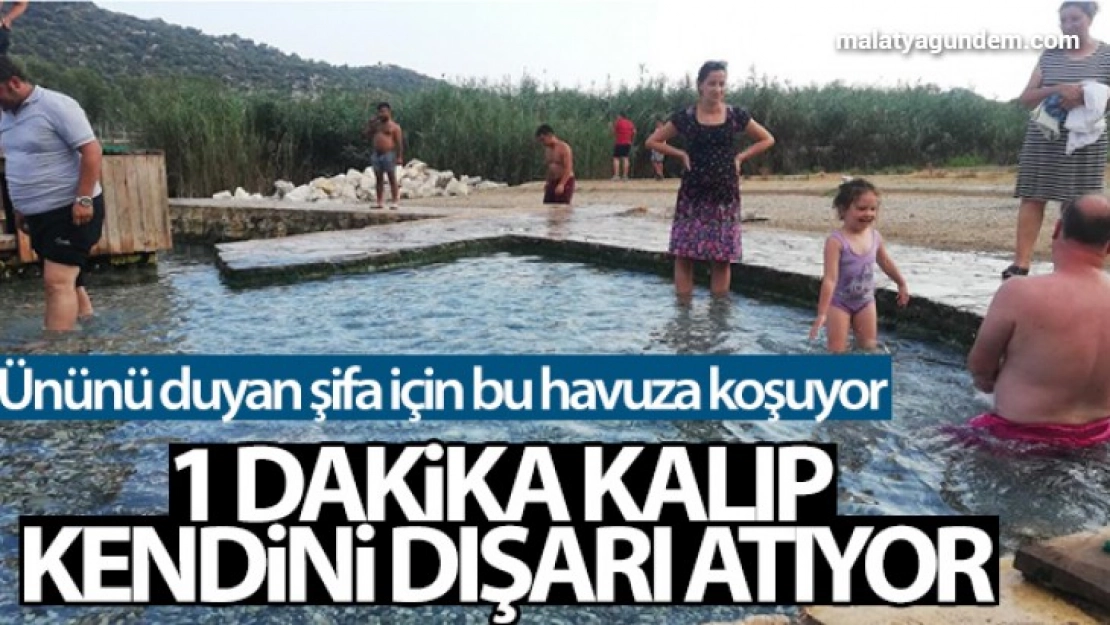Ününü duyan şifa için bu havuza koşuyor