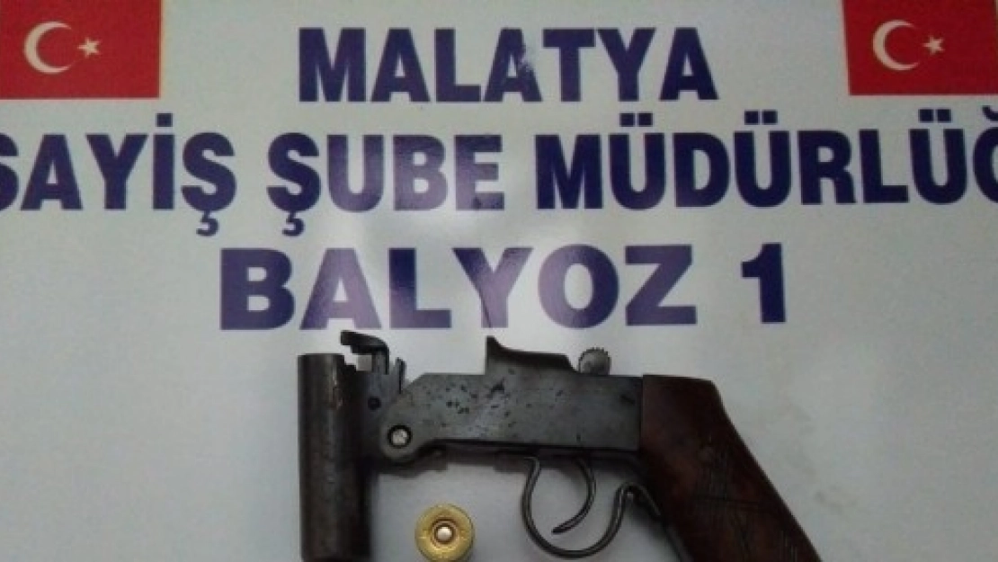 Uyuşturucu ve Silahlar Ele Geçirildi