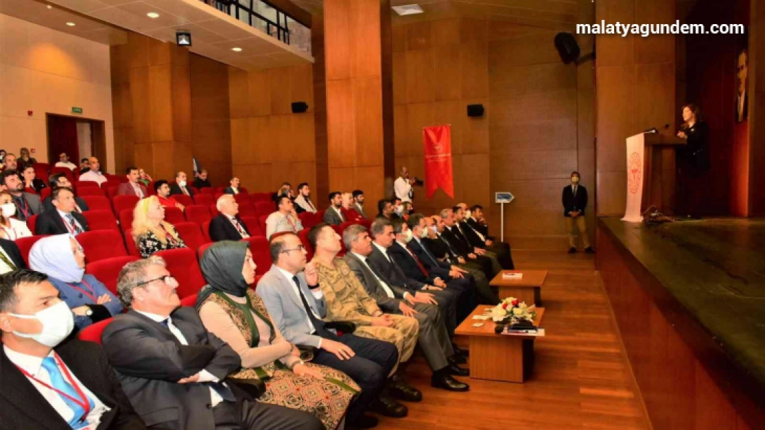 Vali Baruş'tan teknoloji uyarısı