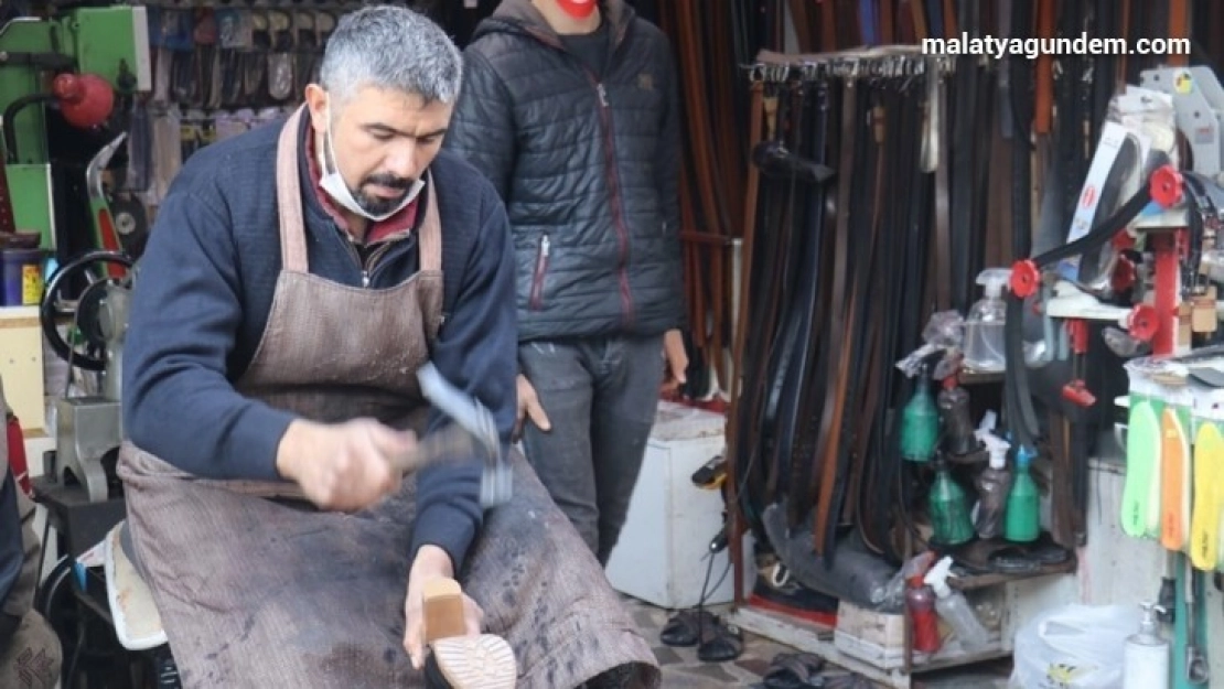 Virüsü yenen ayakkabı tamircisinden vatandaşa uyarı