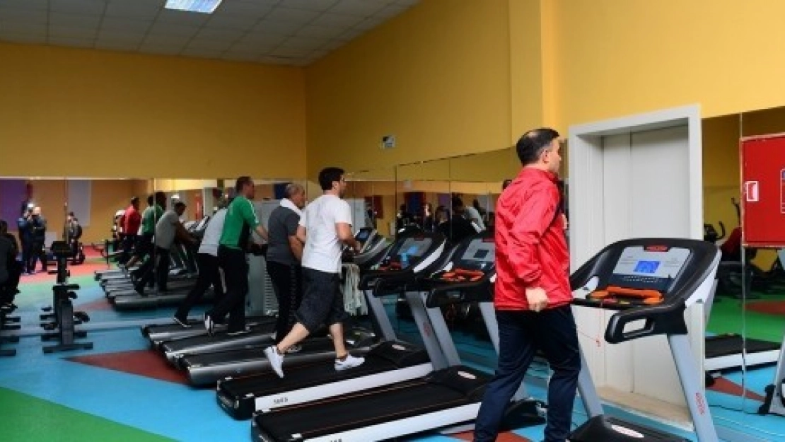 Yakınca Yaşam Ve Spor Merkezi İlgi Görüyor